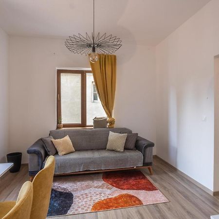 Linden House - A Lovely Apartment In Central Varna Bagian luar foto