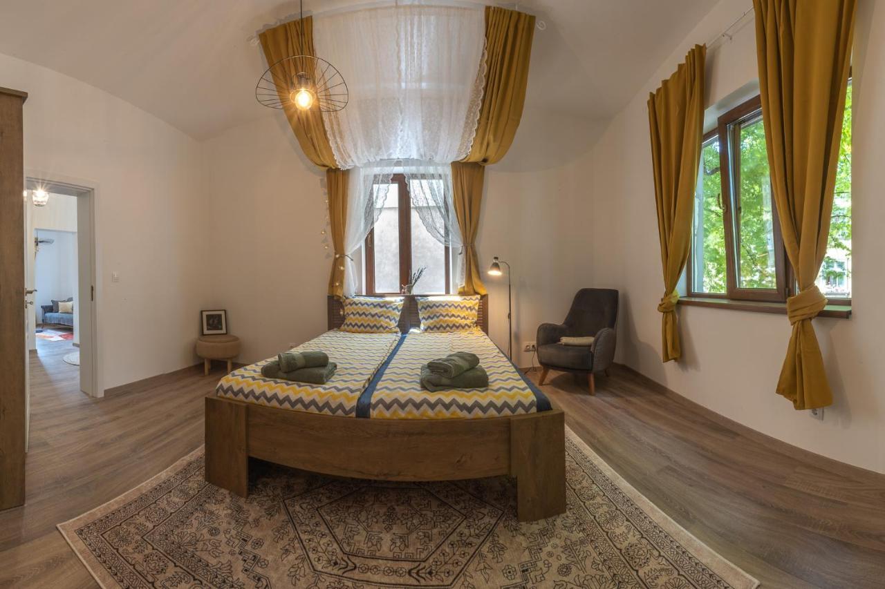 Linden House - A Lovely Apartment In Central Varna Bagian luar foto