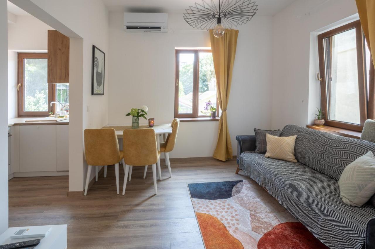 Linden House - A Lovely Apartment In Central Varna Bagian luar foto