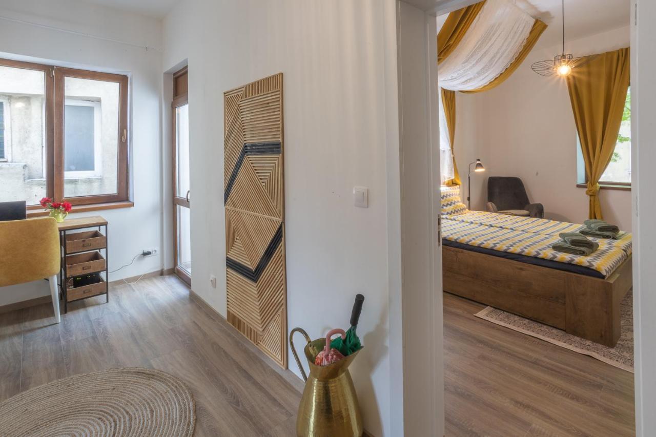 Linden House - A Lovely Apartment In Central Varna Bagian luar foto