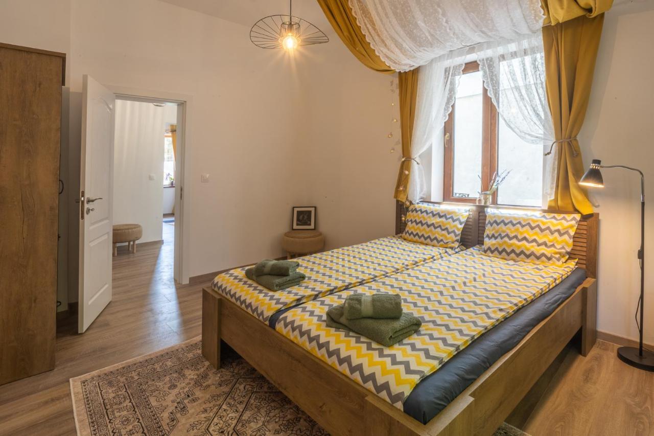 Linden House - A Lovely Apartment In Central Varna Bagian luar foto