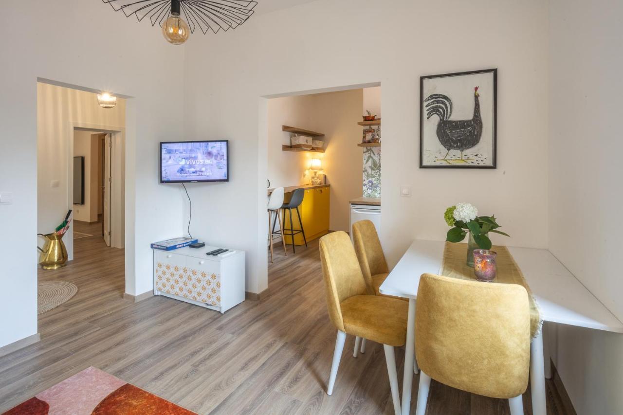 Linden House - A Lovely Apartment In Central Varna Bagian luar foto