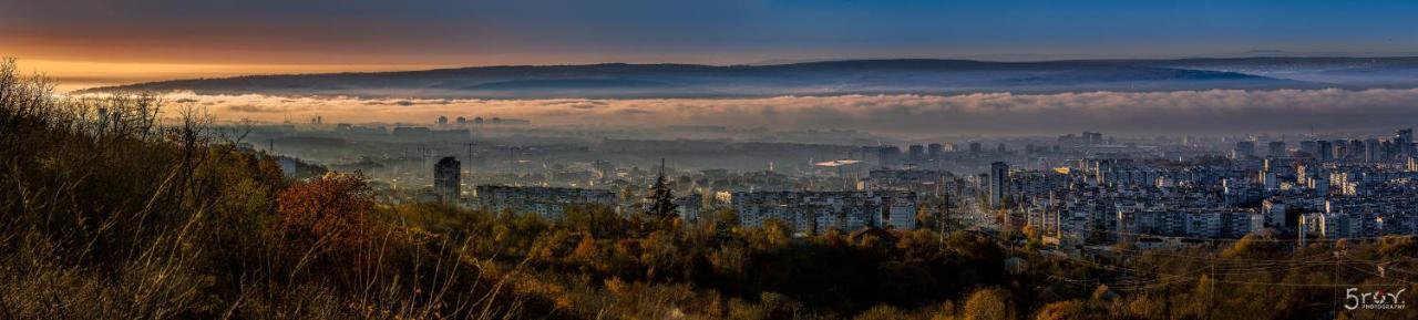 Linden House - A Lovely Apartment In Central Varna Bagian luar foto