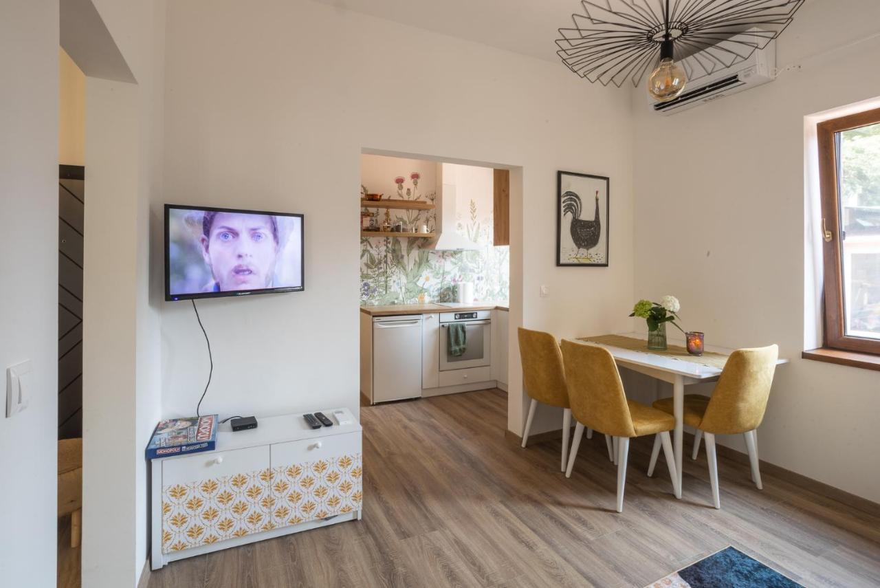 Linden House - A Lovely Apartment In Central Varna Bagian luar foto